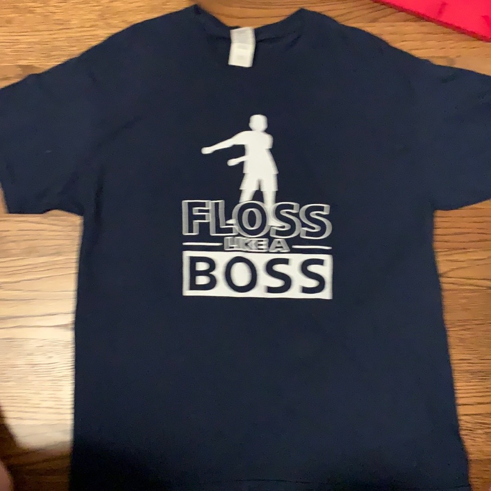 Men’s L Fort nite navy “floss like a boss” shirt